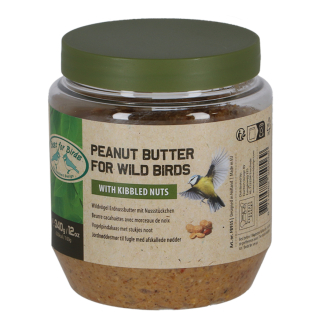 Mantequilla de cacahuete para pájaros con trozos de nueces